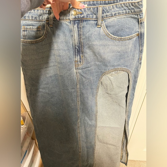 Open thigh denim maxi skirt - Picture 4 of 6